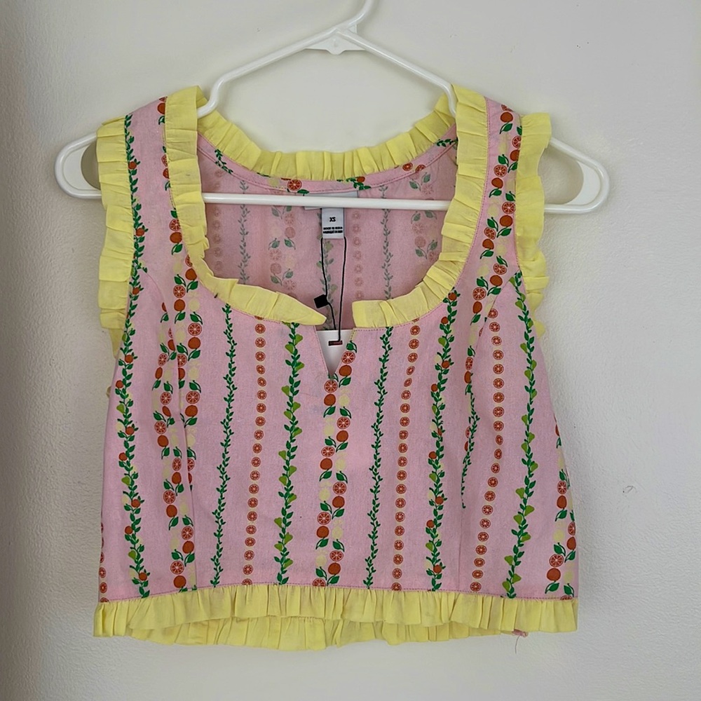 Cottage Core ruffled top💗💛